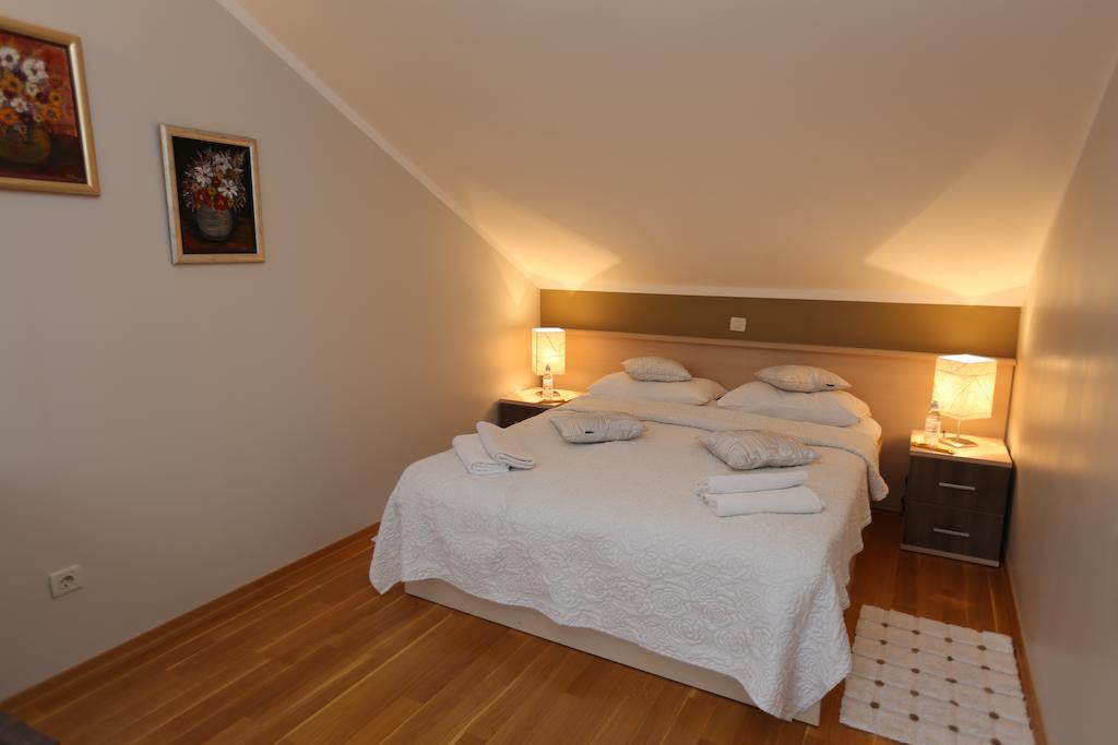 Apartments Lavica Beach Dumicic Podstrana Oda fotoğraf